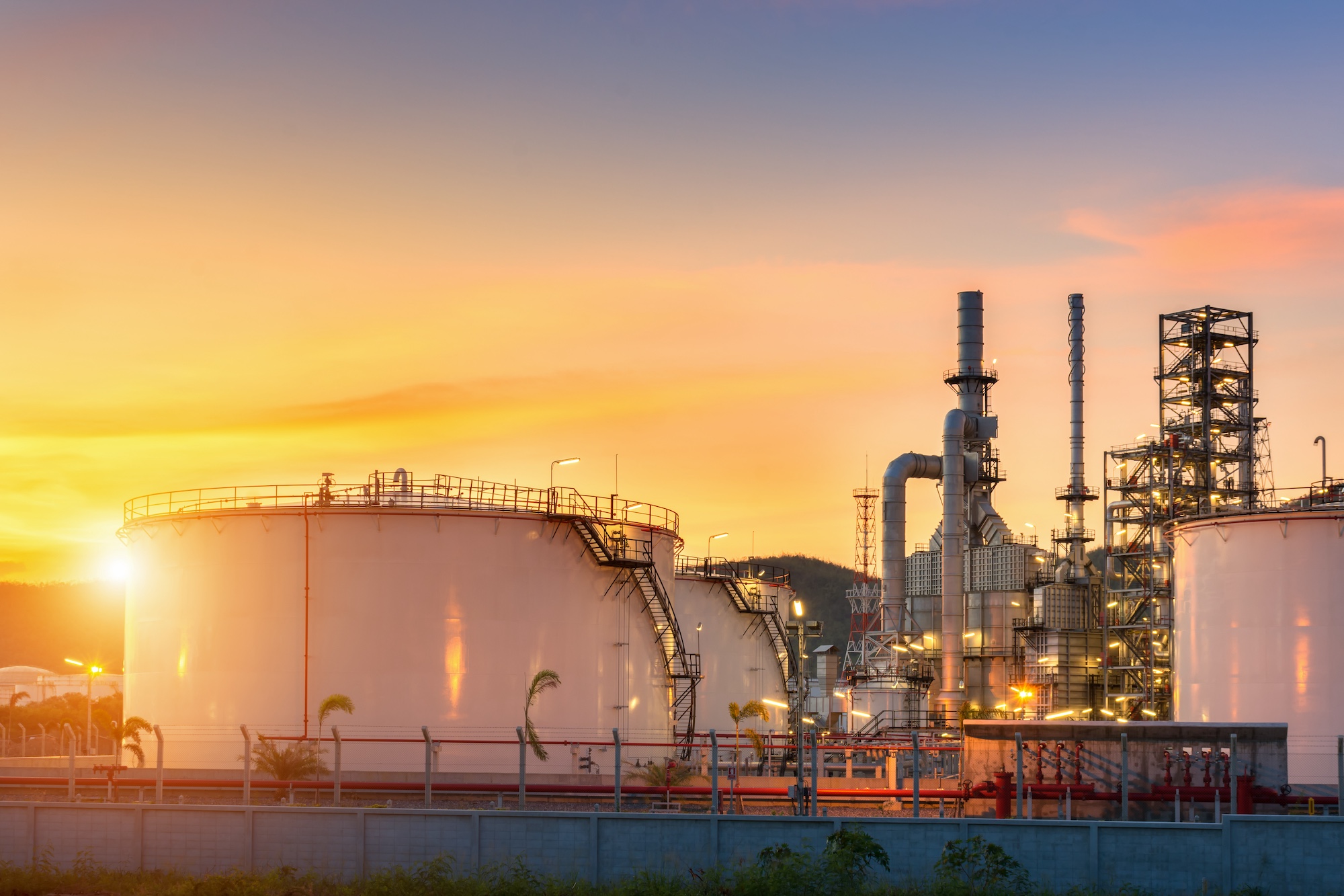 Refinery process units supported by a managed industrial supply chain